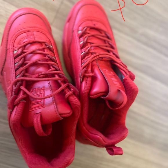 Fila Sneakers - Picture 1 of 3